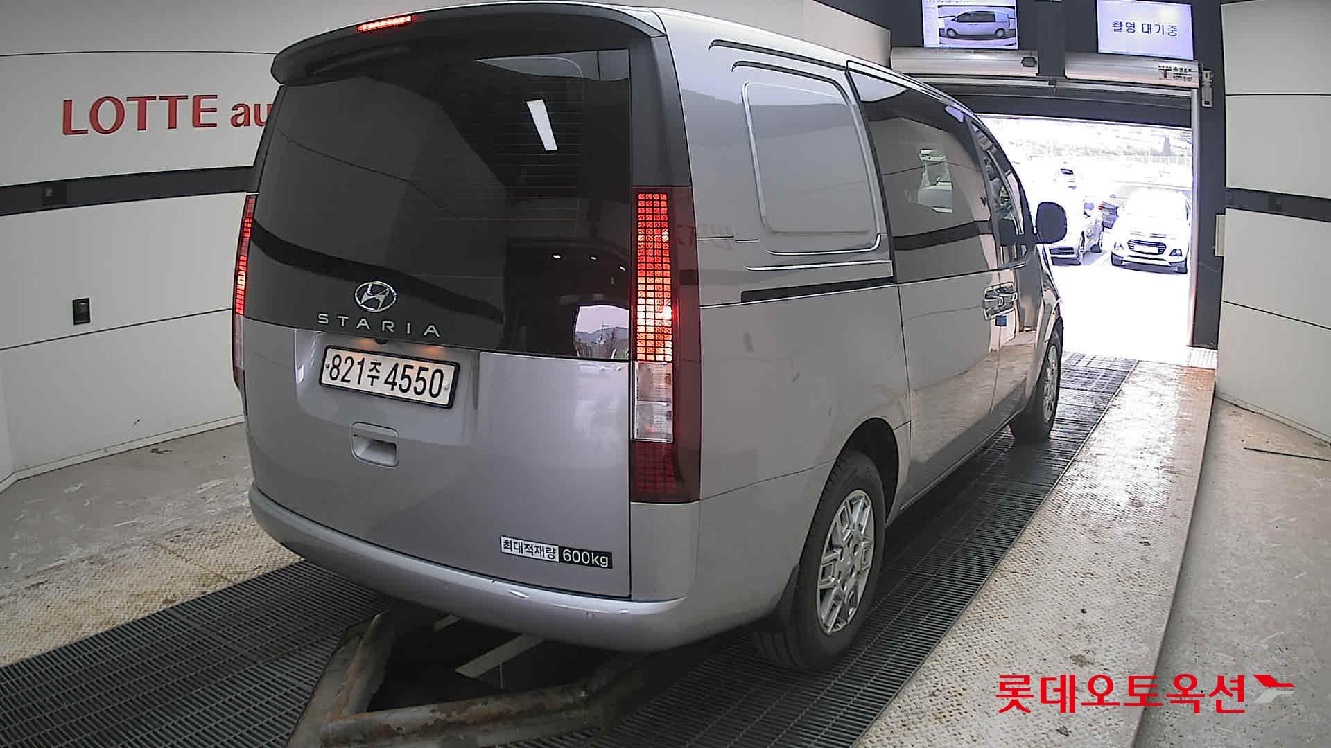 Hyundai Staria 2023 - Image 18