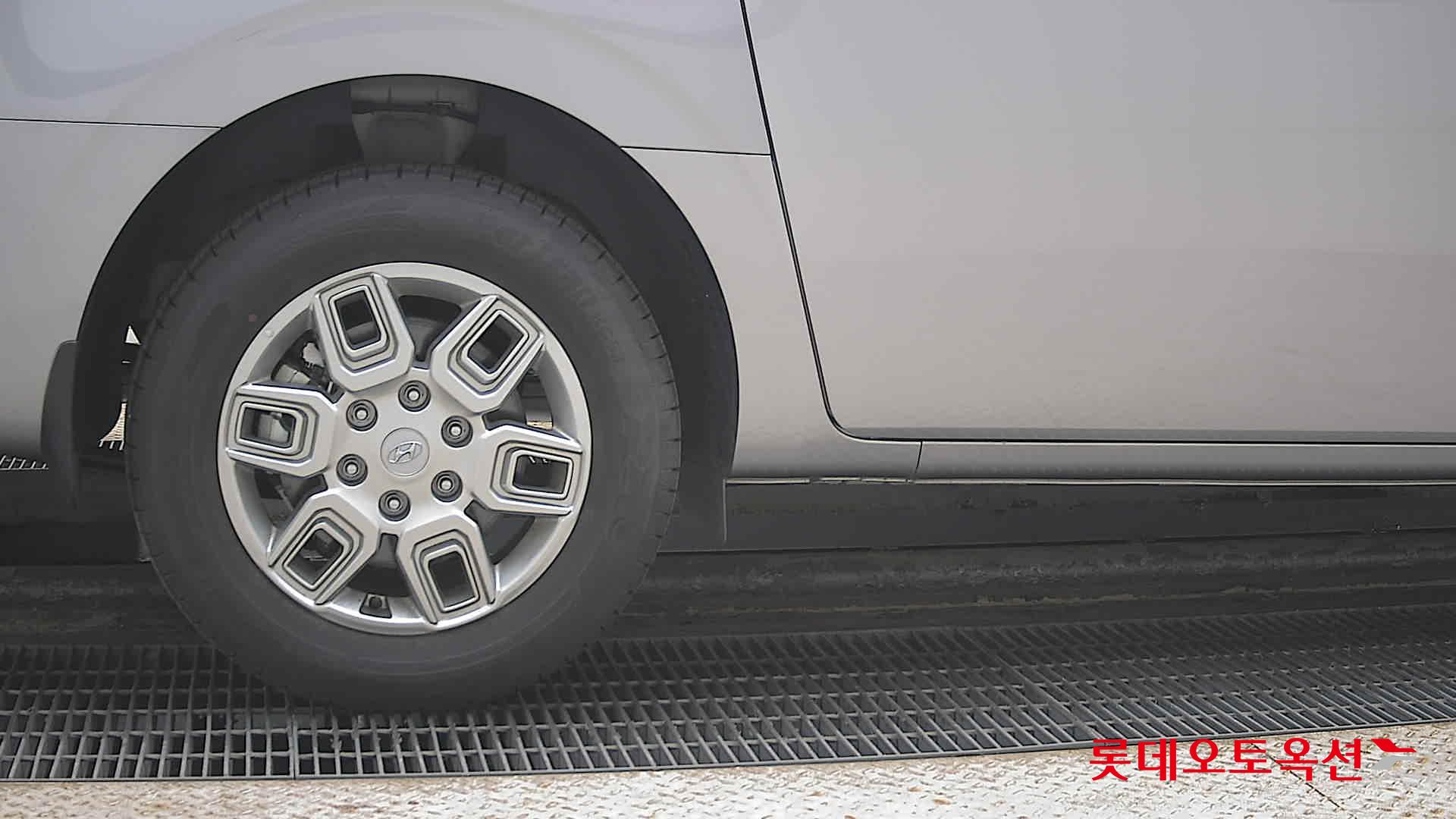 Hyundai Staria 2023 - Image 28