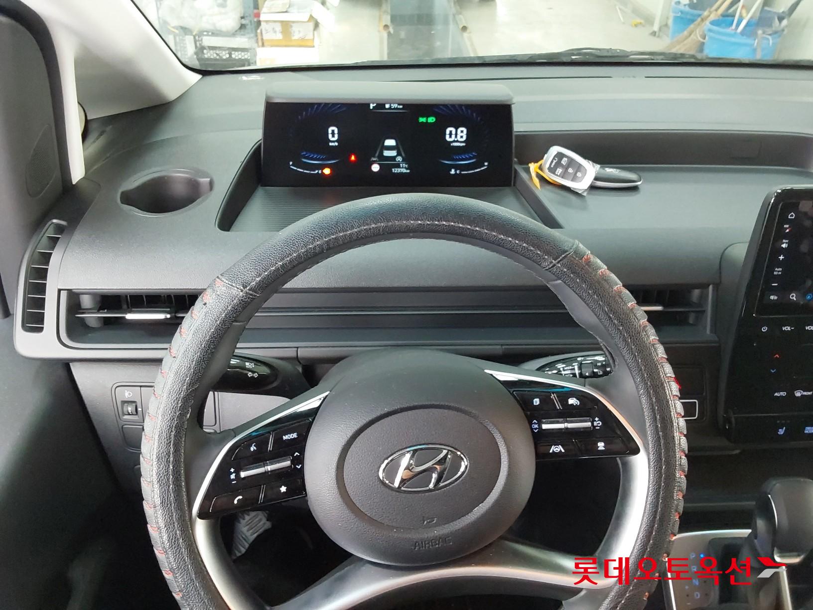 Hyundai Staria 2023 - Image 30