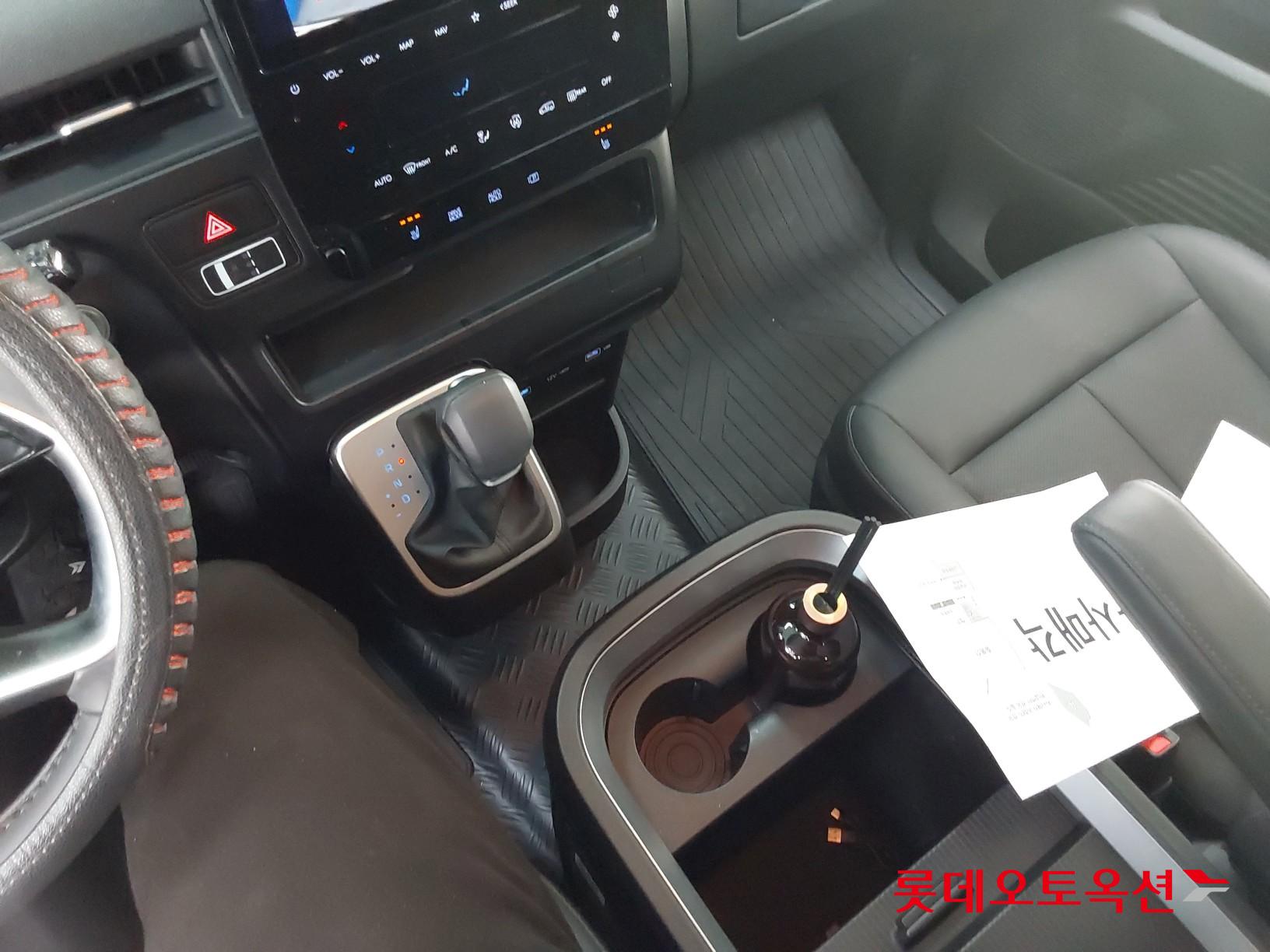 Hyundai Staria 2023 - Image 34