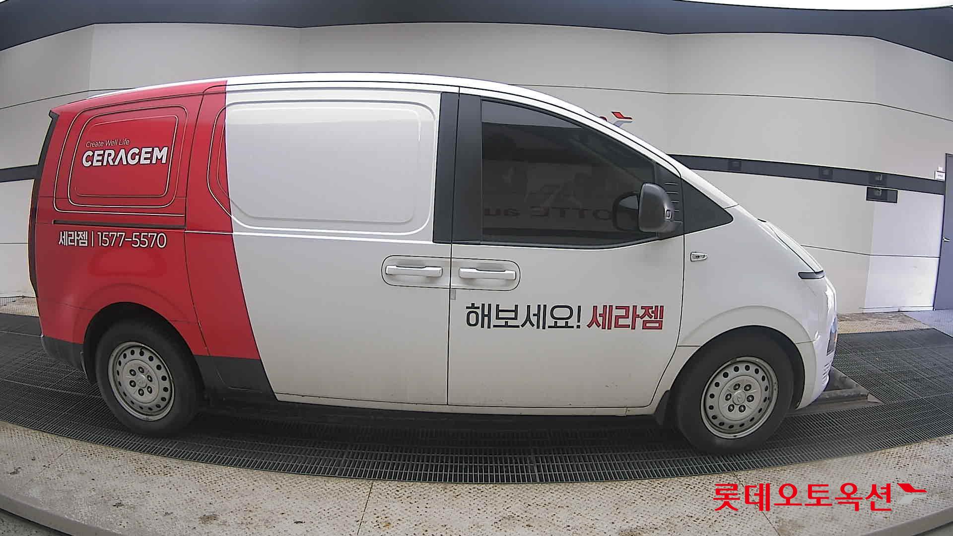 Hyundai Staria 2022 Белый из Кореи, фото 3