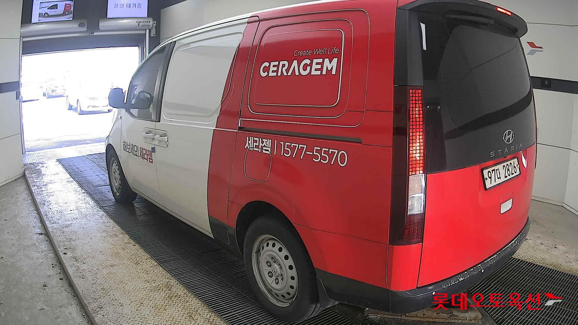 Hyundai Staria 2022 Белый из Кореи, фото 6