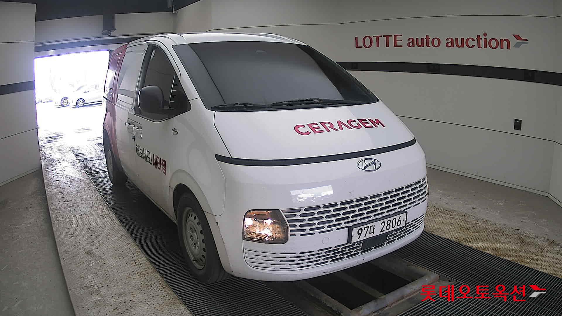 هيونداي ستاريا 2022 - صورة 24