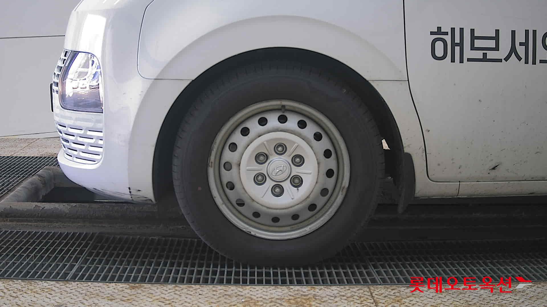 هيونداي ستاريا 2022 - صورة 25