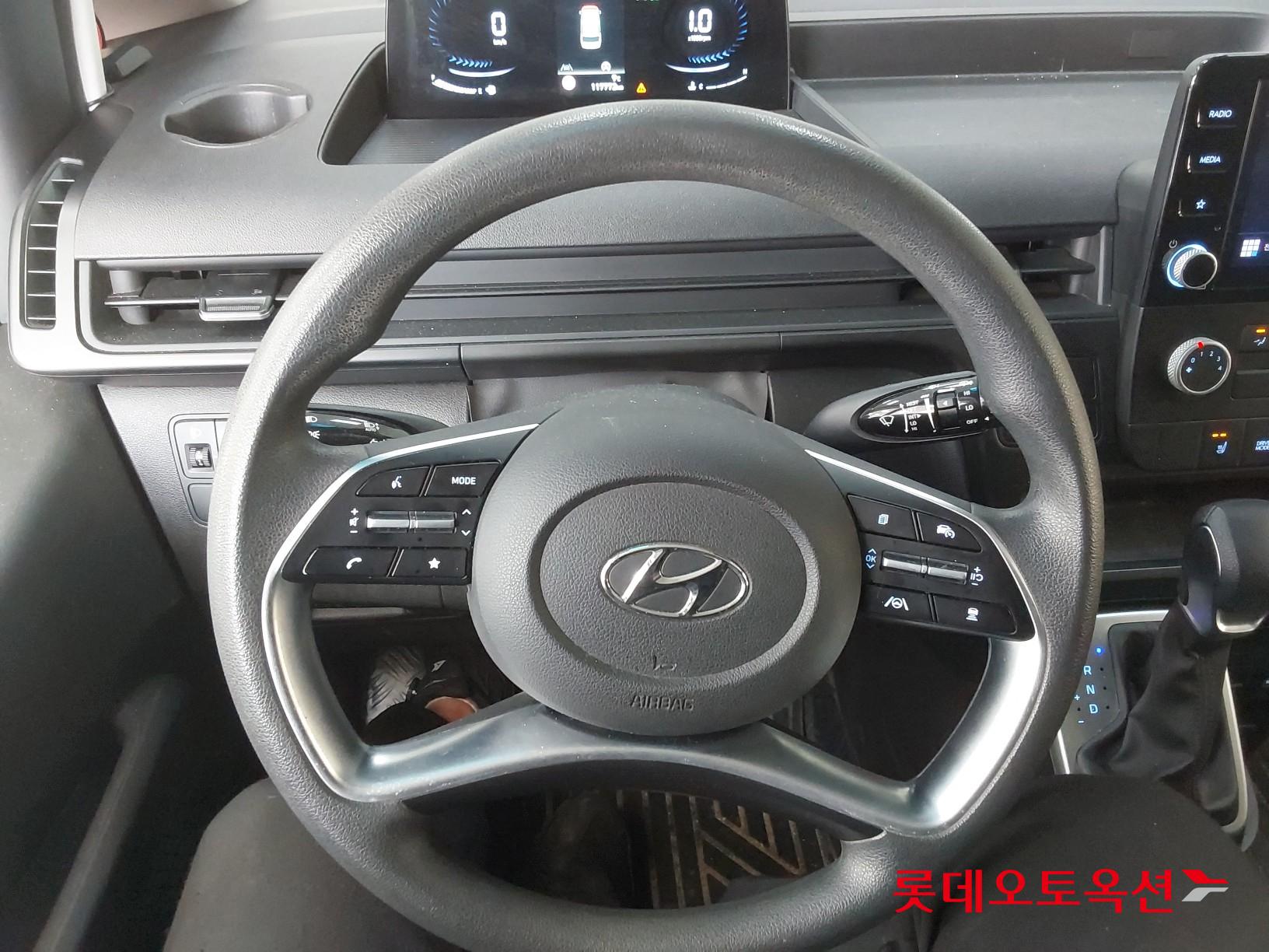 هيونداي ستاريا 2022 - صورة 30