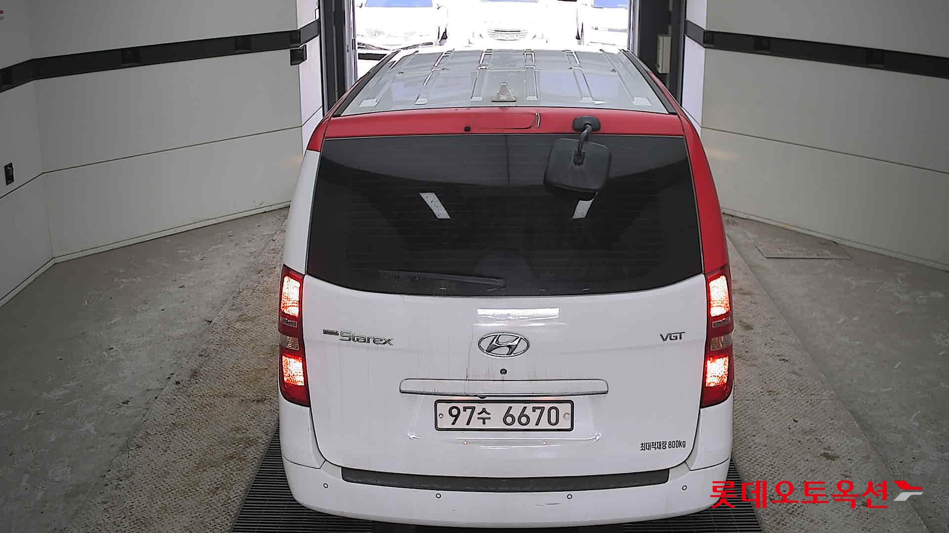 هيونداي جراند ستاريكس 2021 - صورة 17