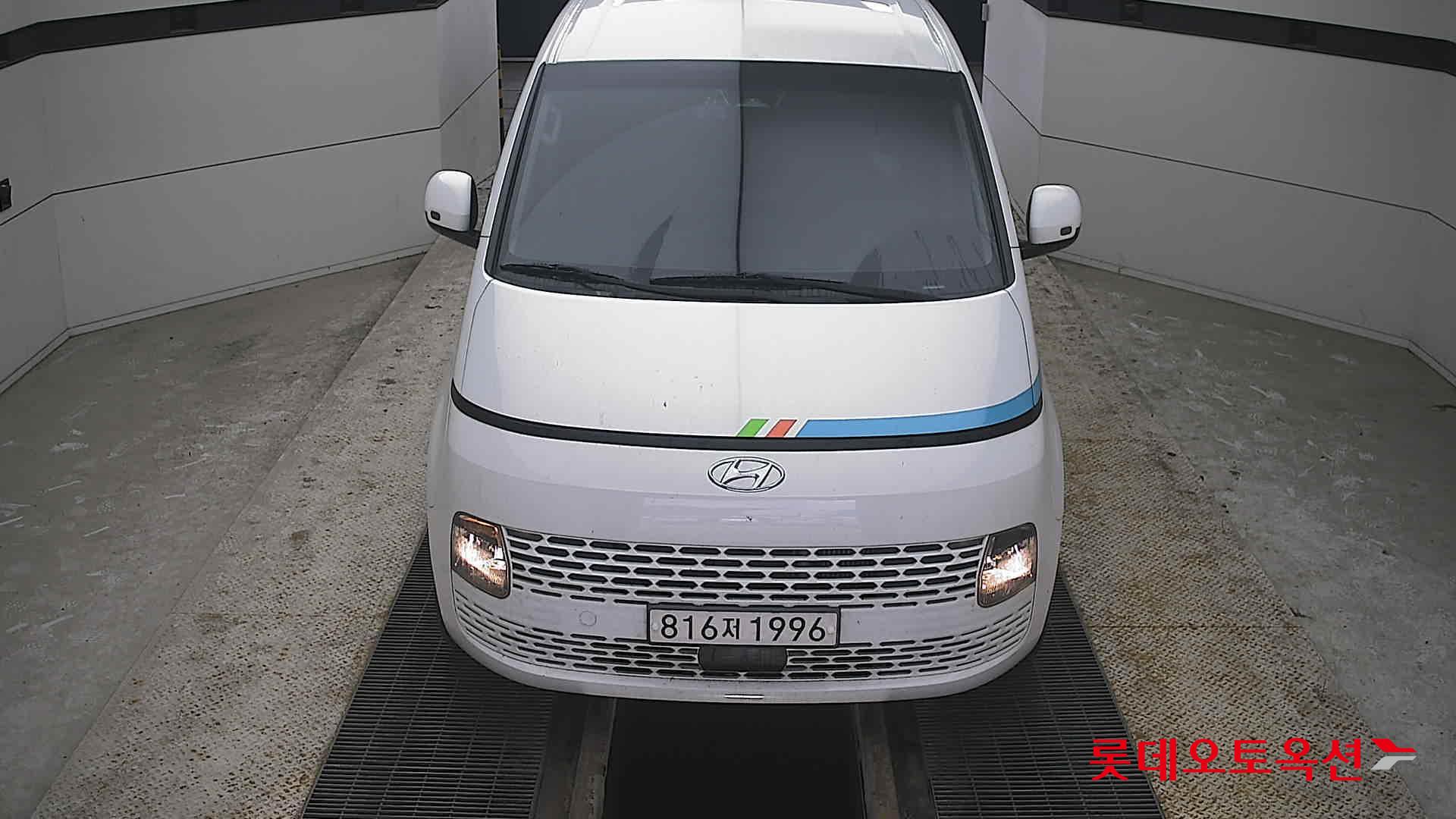 هيونداي ستاريا