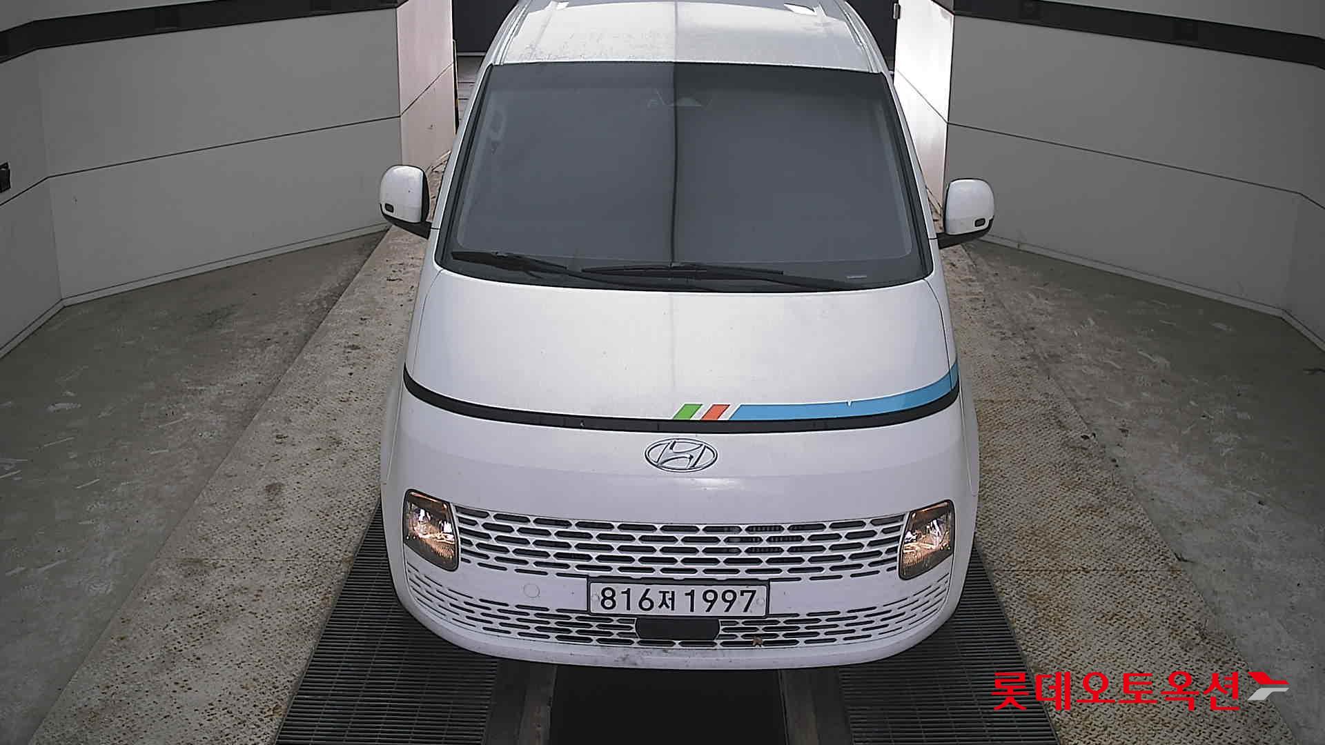 Hyundai Staria