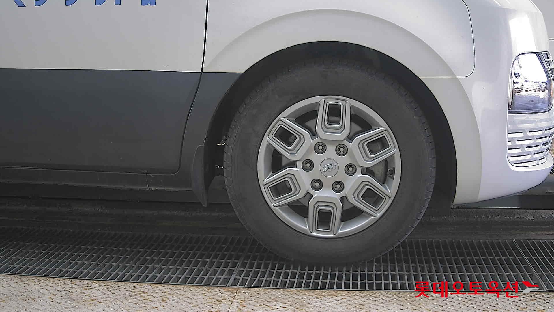 Hyundai Staria 2022 - Image 27