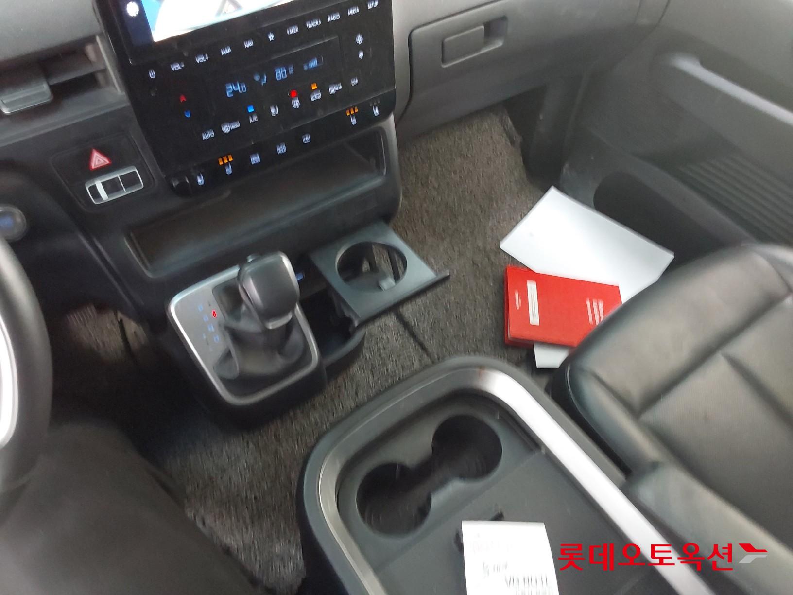 Hyundai Staria 2022 - Image 34