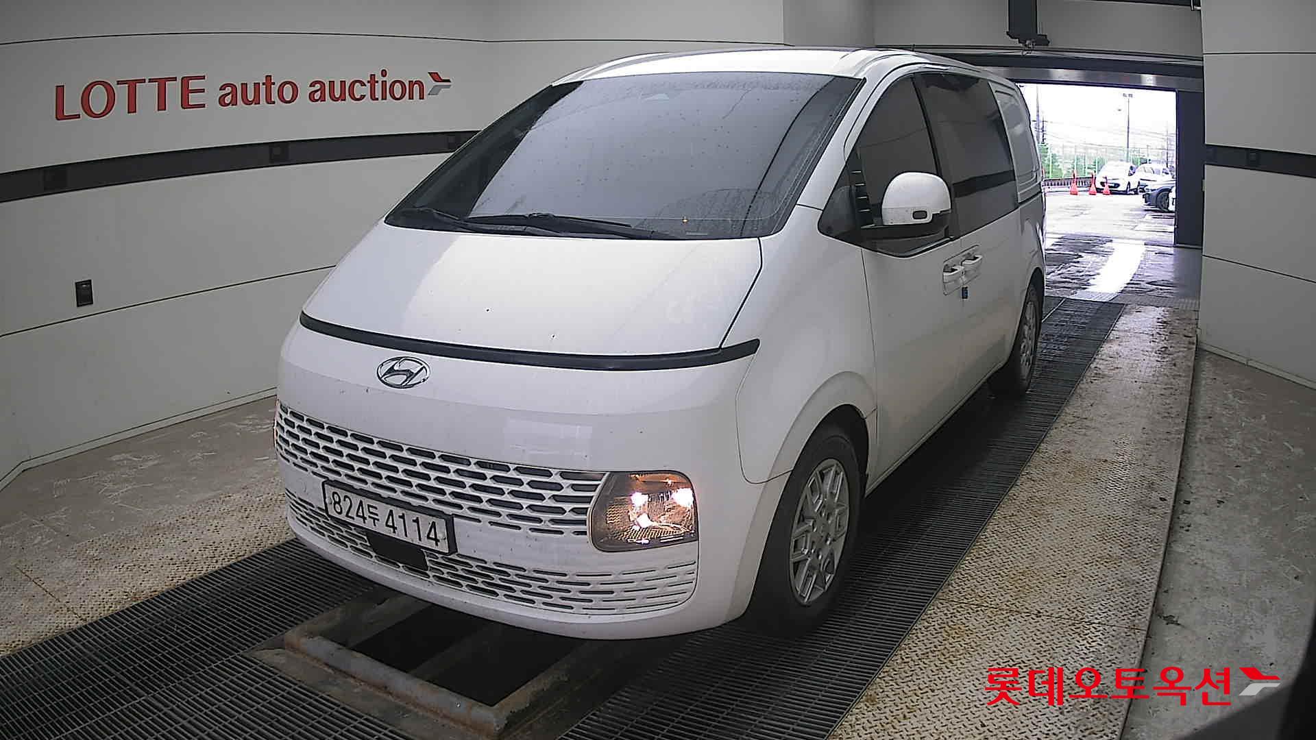 Hyundai Staria 2022 Белый из Кореи