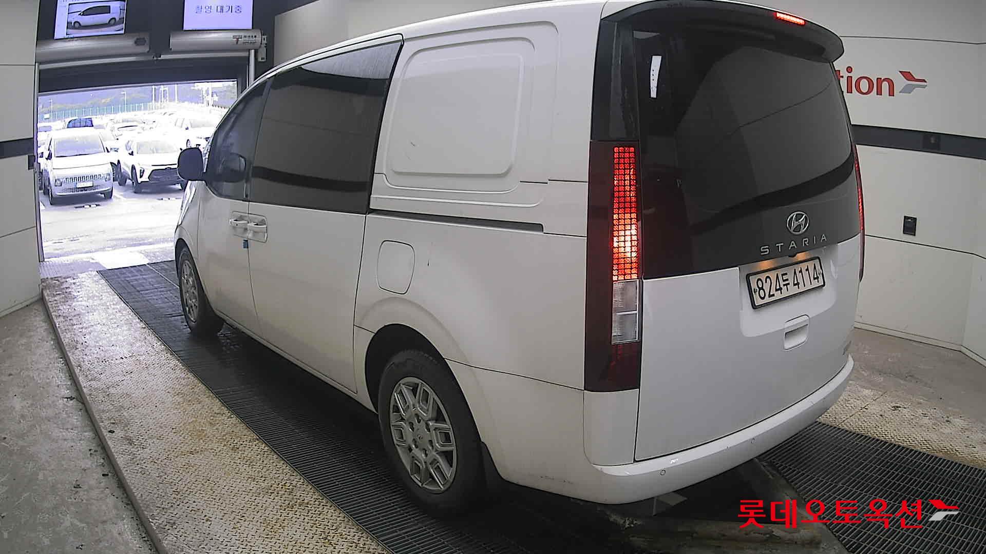 Hyundai Staria 2022 Белый из Кореи, фото 6