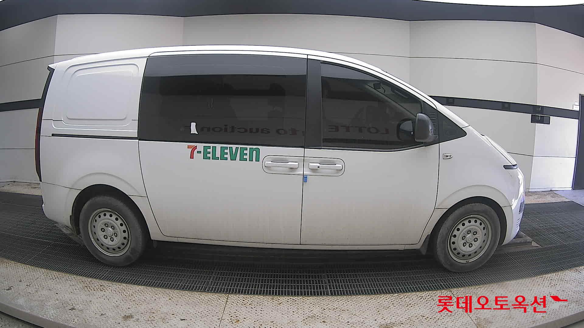 Hyundai Staria 2022 - Image 21