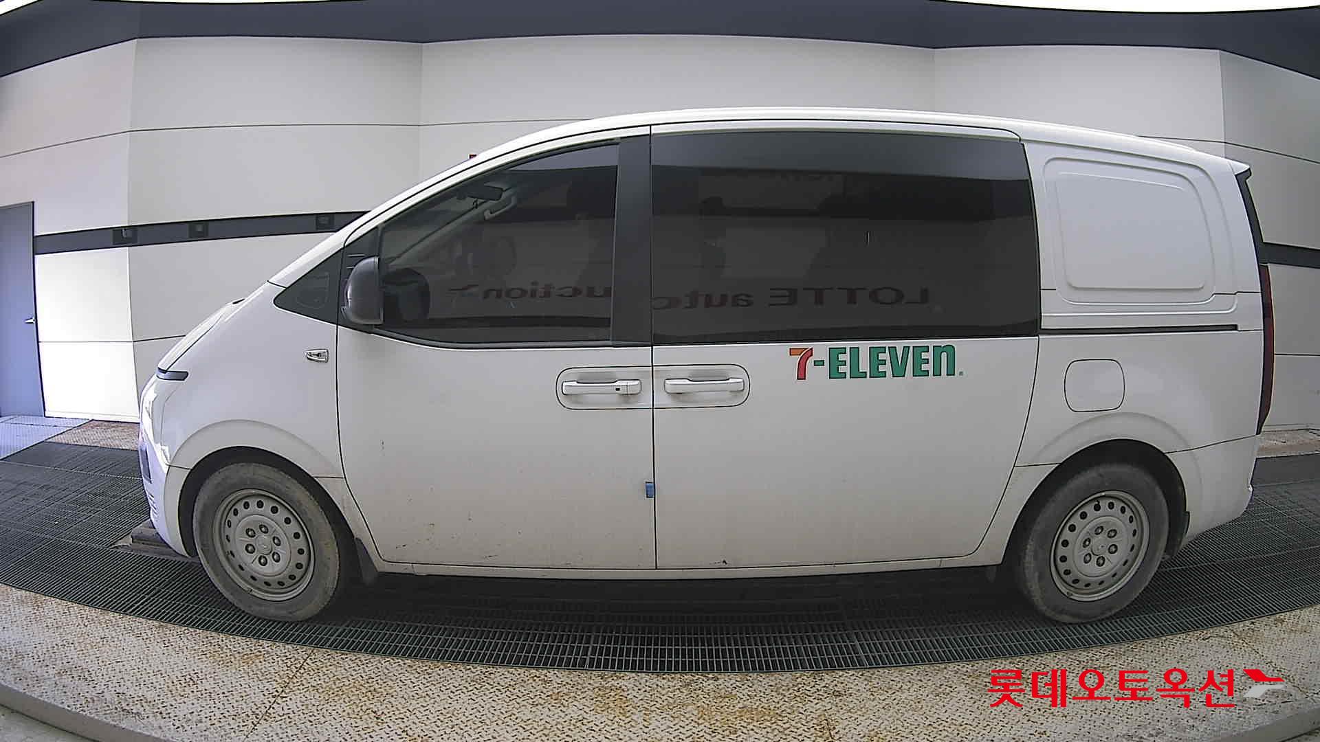 Hyundai Staria 2022 - Image 13