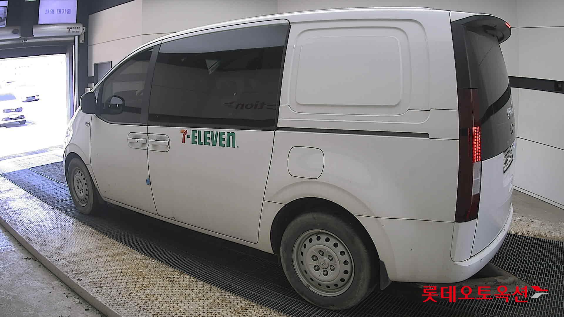 Hyundai Staria 2022 - Image 15