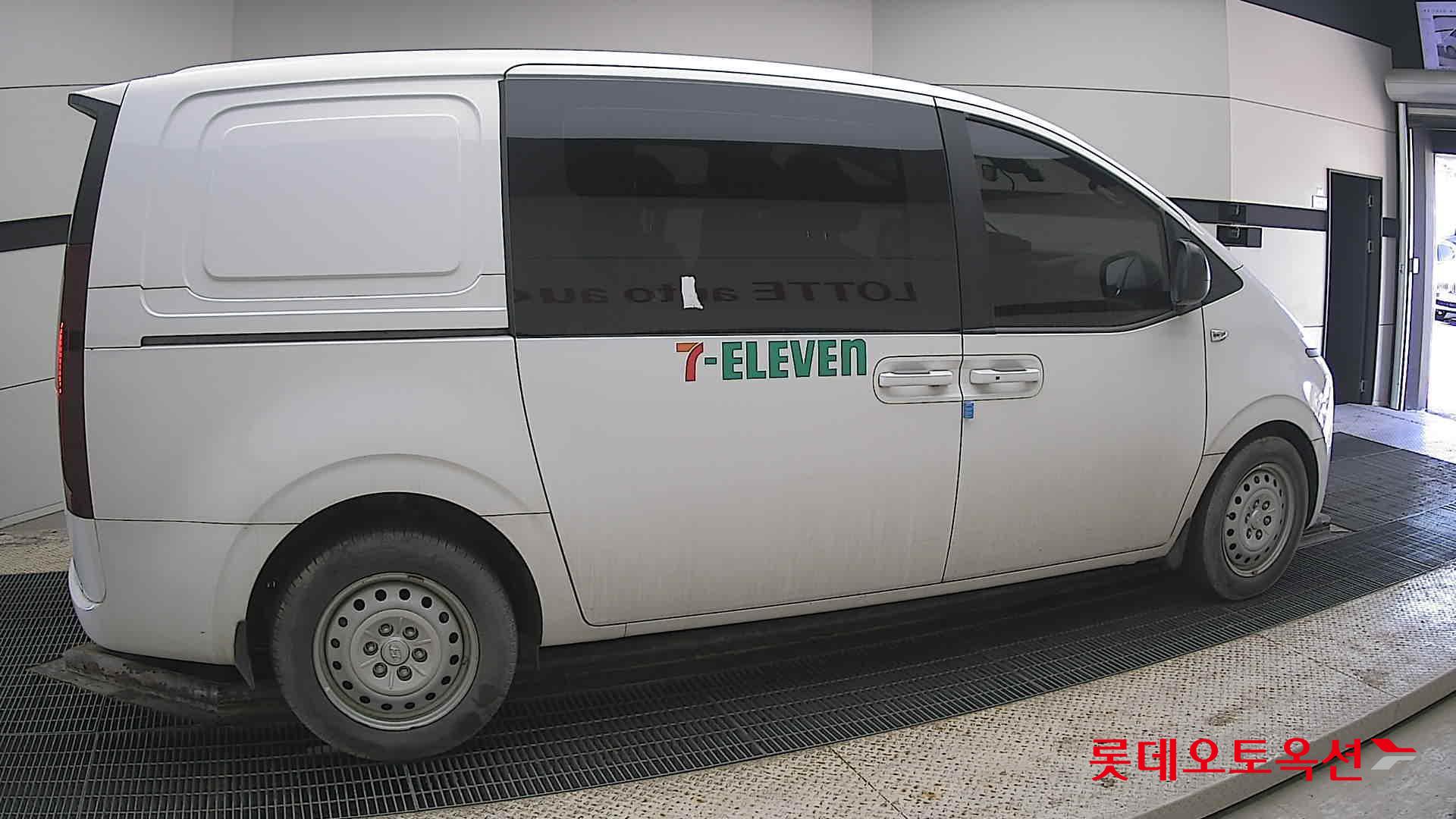 Hyundai Staria 2022 - Image 20