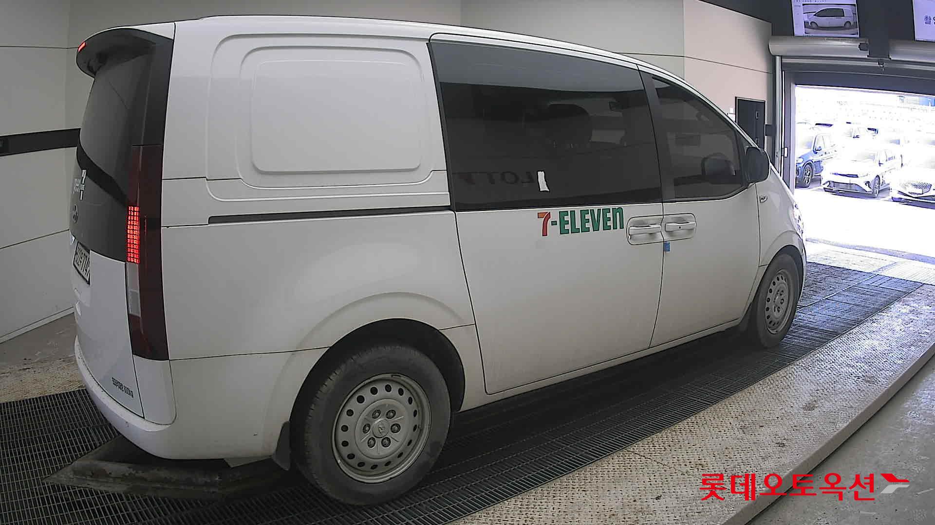 Hyundai Staria 2022 - Image 19