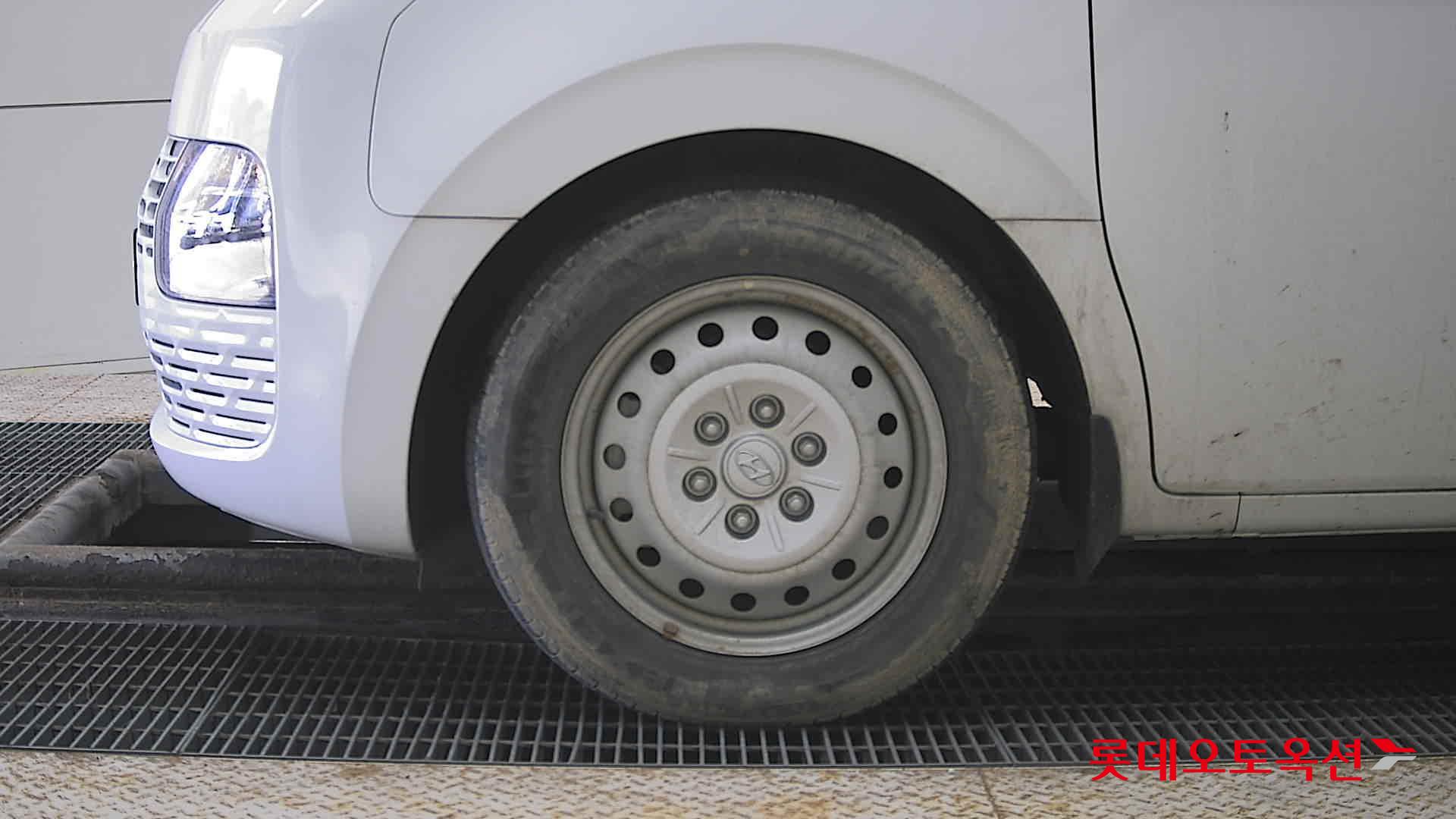 Hyundai Staria 2022 - Image 25