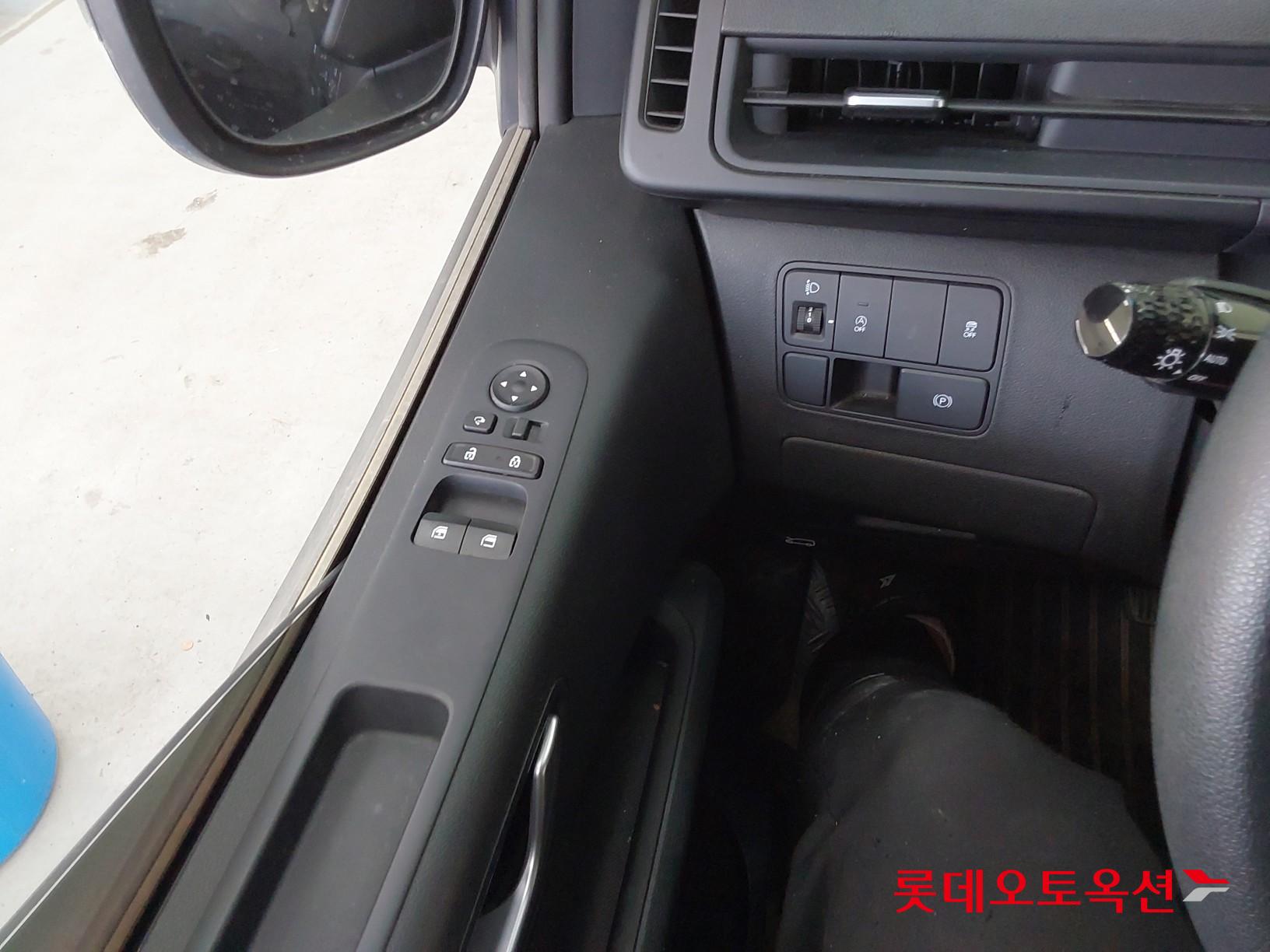 Hyundai Staria 2022 - Image 29