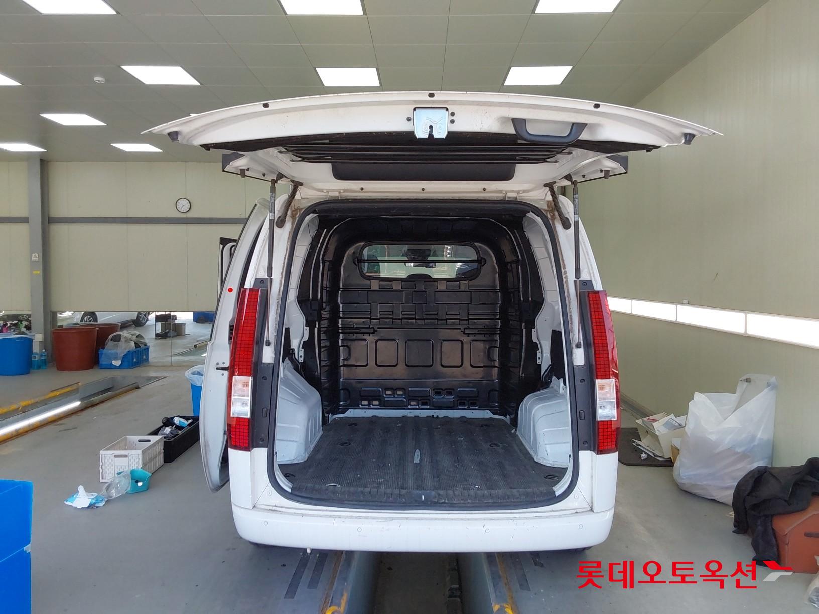 Hyundai Staria 2022 - Image 38