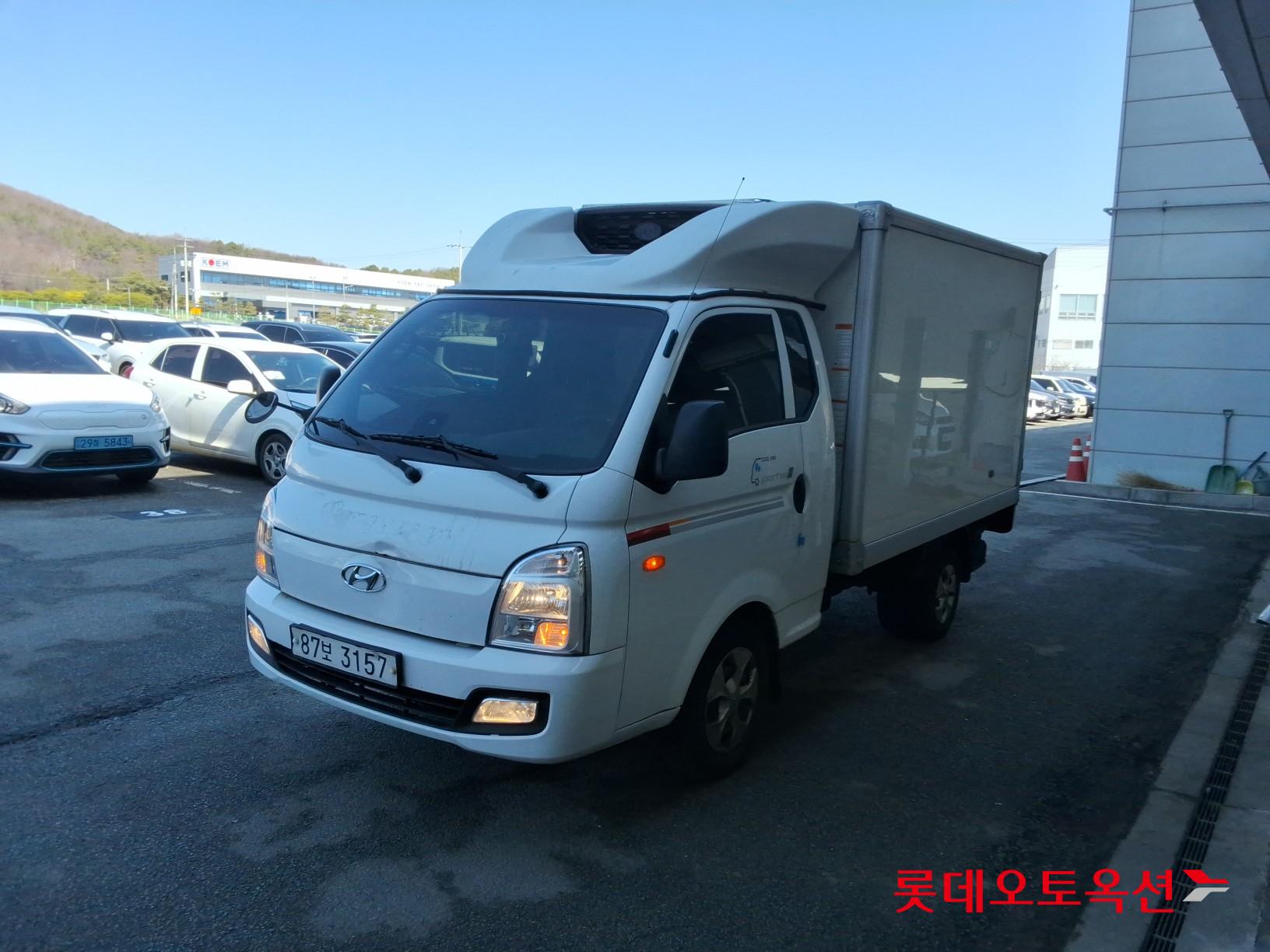Hyundai PORTER II Refrigerated tower tea 2022 Белый из Кореи