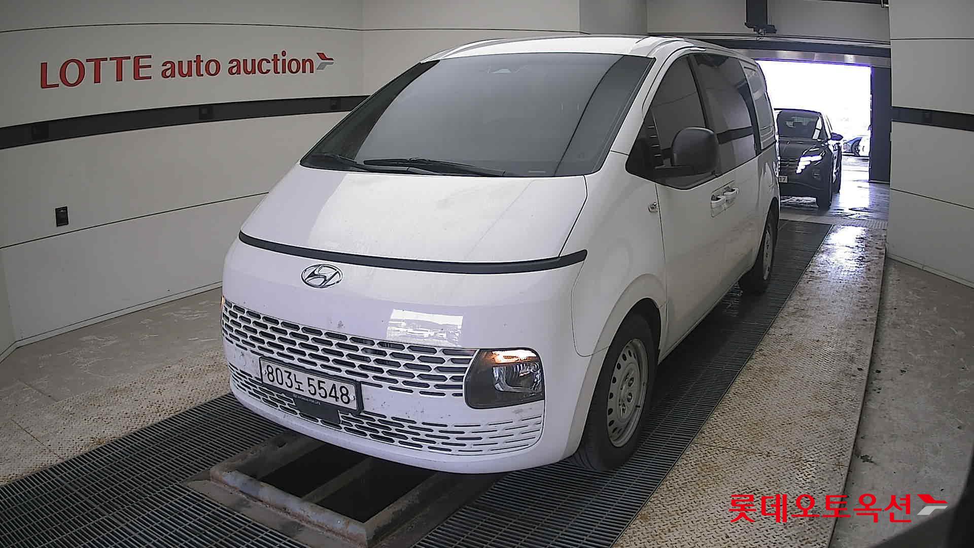 هيونداي ستاريا 2023 - صورة 10