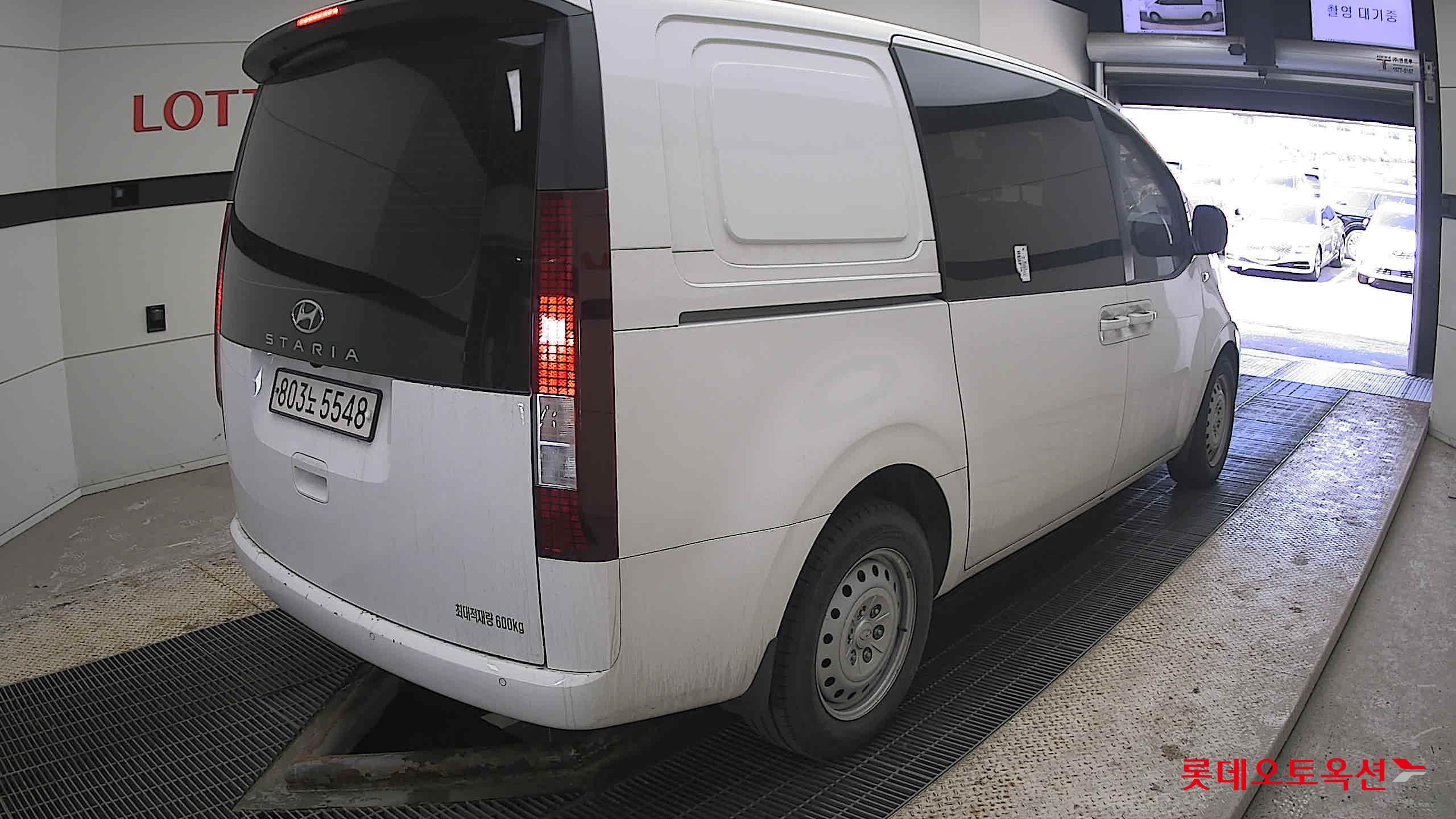 هيونداي ستاريا 2023 - صورة 5