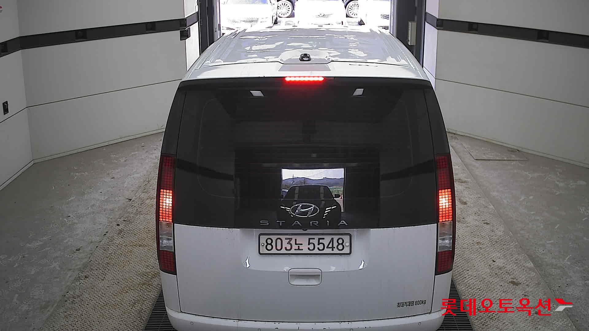 هيونداي ستاريا 2023 - صورة 17