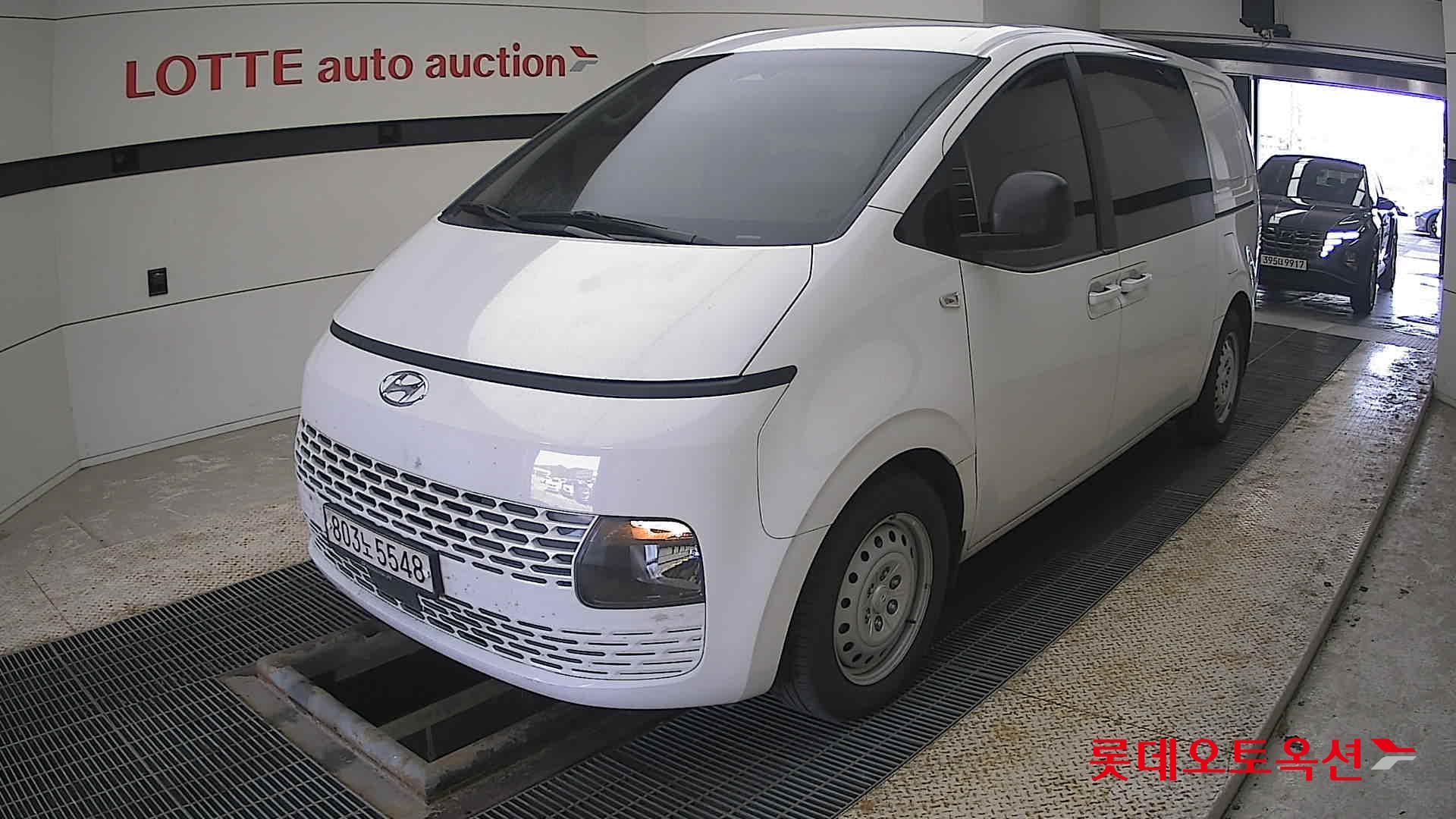 هيونداي ستاريا 2023 - صورة 3