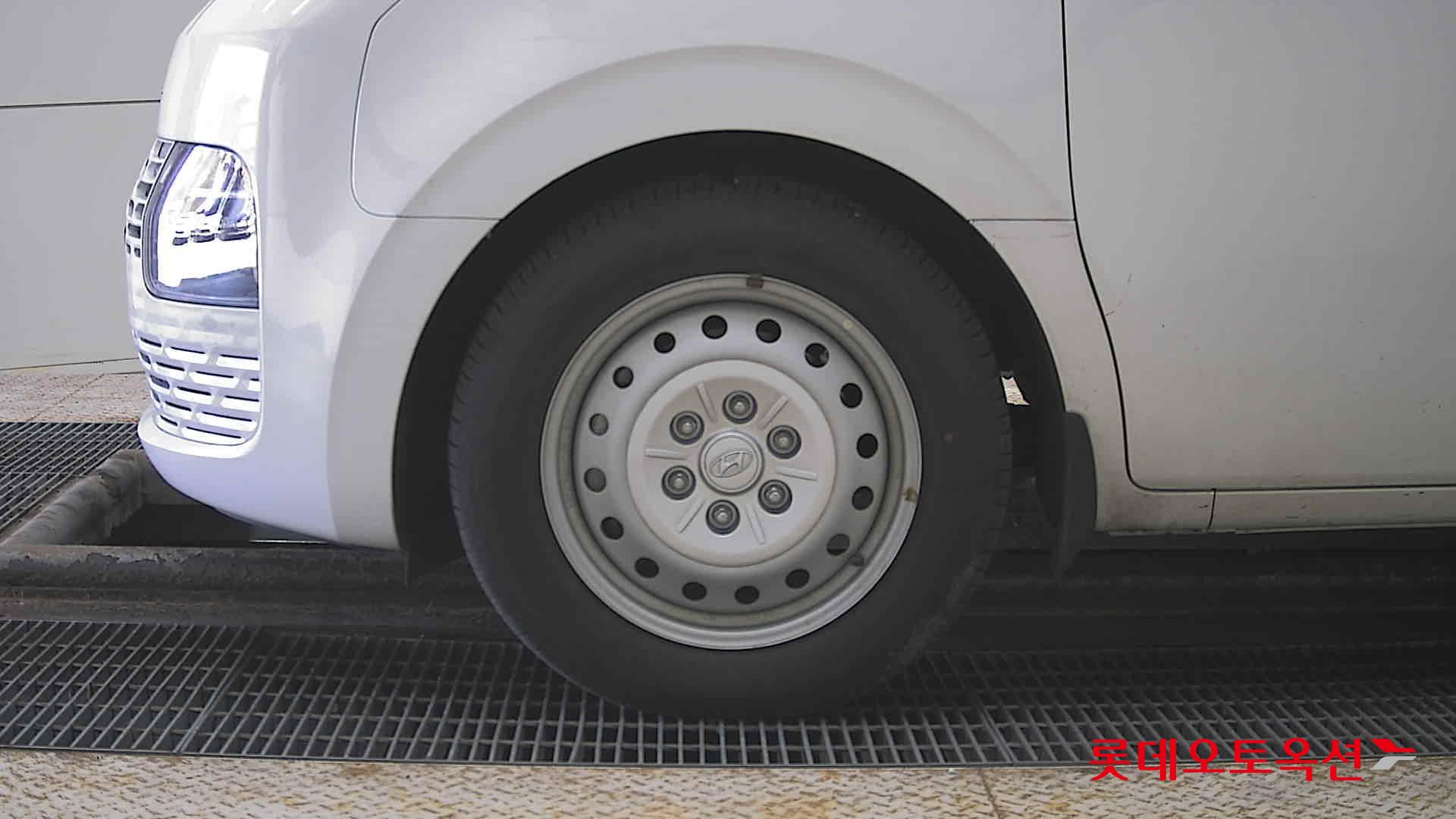 هيونداي ستاريا 2023 - صورة 25