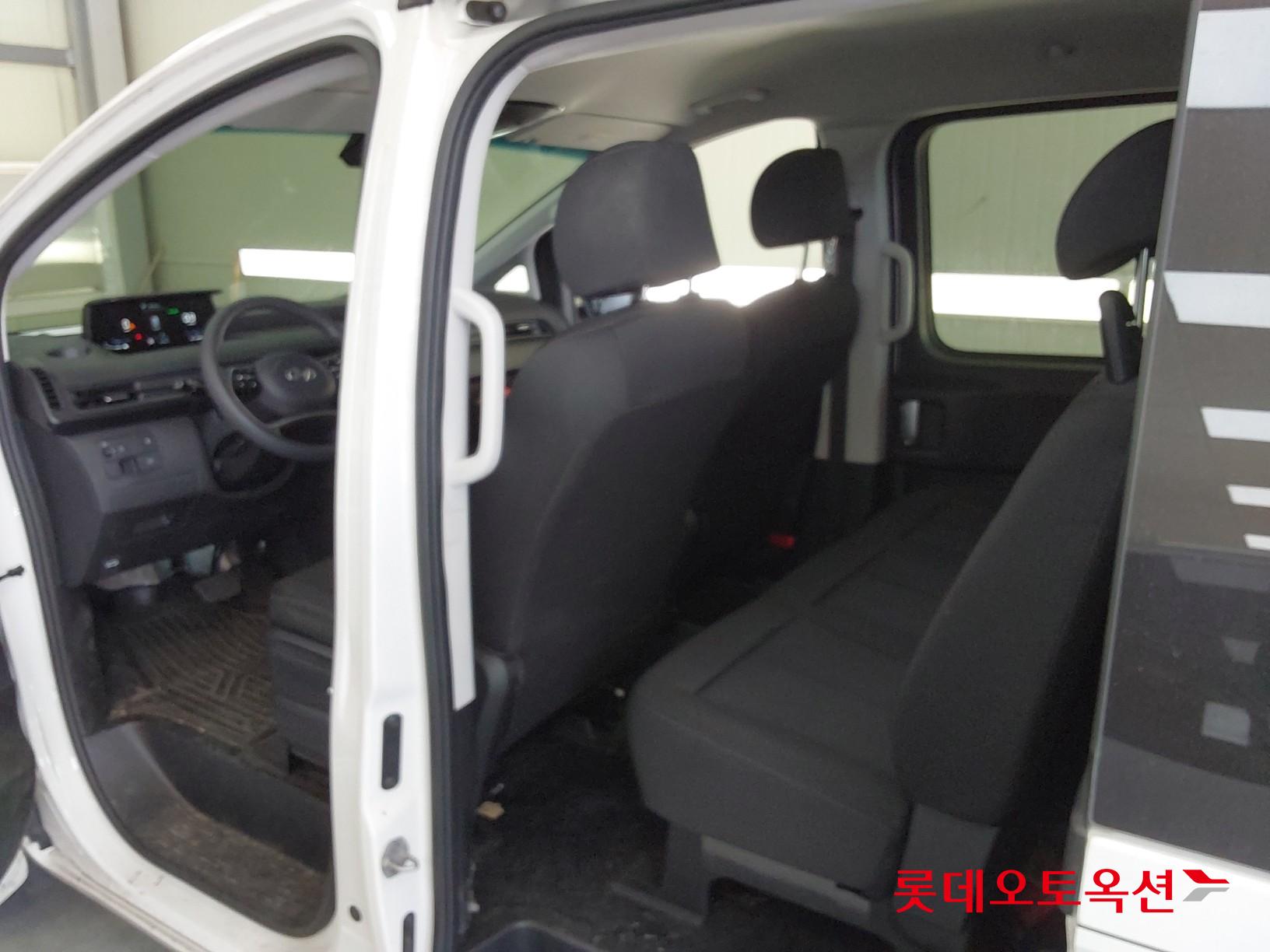 هيونداي ستاريا 2023 - صورة 37