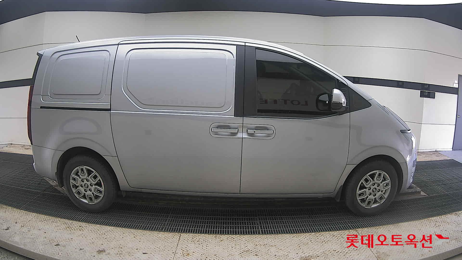 Hyundai Staria Hybrid 2025 Другое из Кореи, фото 3