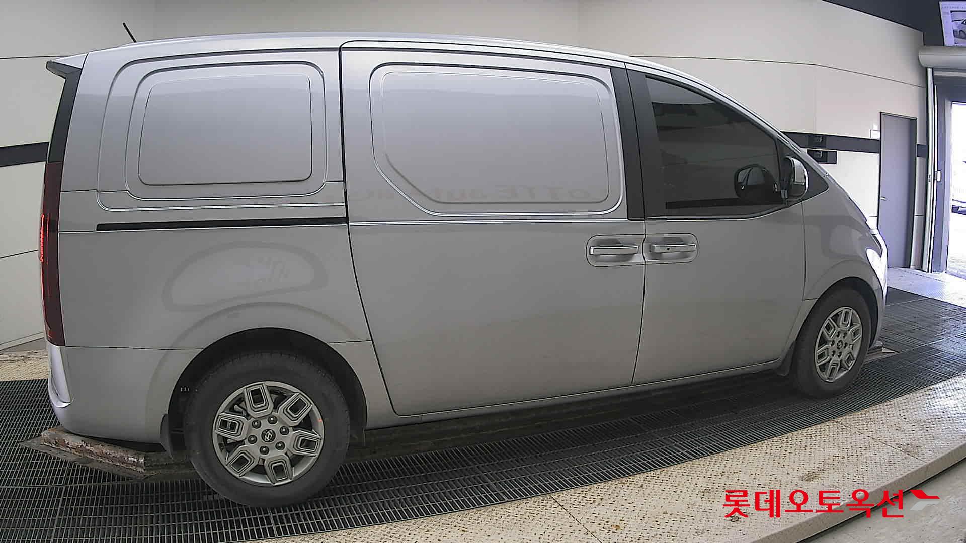 Hyundai Staria Hybrid id 3803732 из Кореи 18