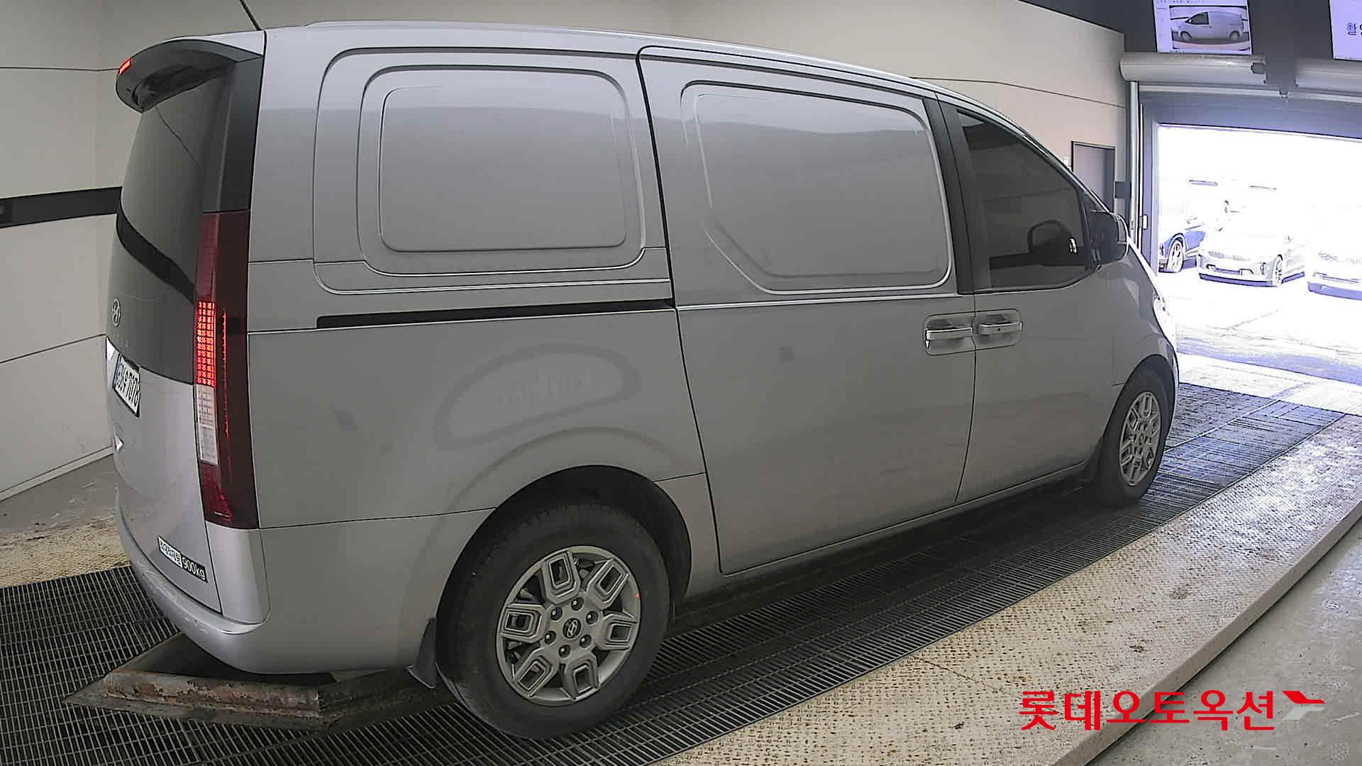 Hyundai Staria Hybrid id 3803732 из Кореи 19