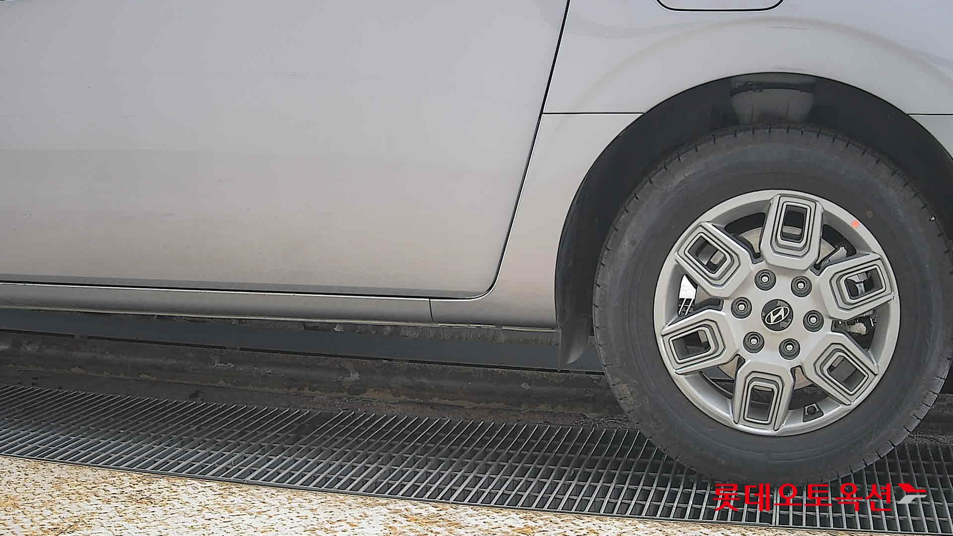 Hyundai Staria Hybrid id 3803732 из Кореи 22