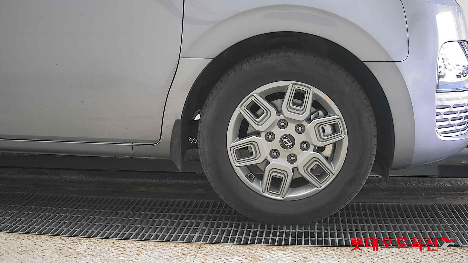 Hyundai Staria Hybrid id 3803732 из Кореи 23