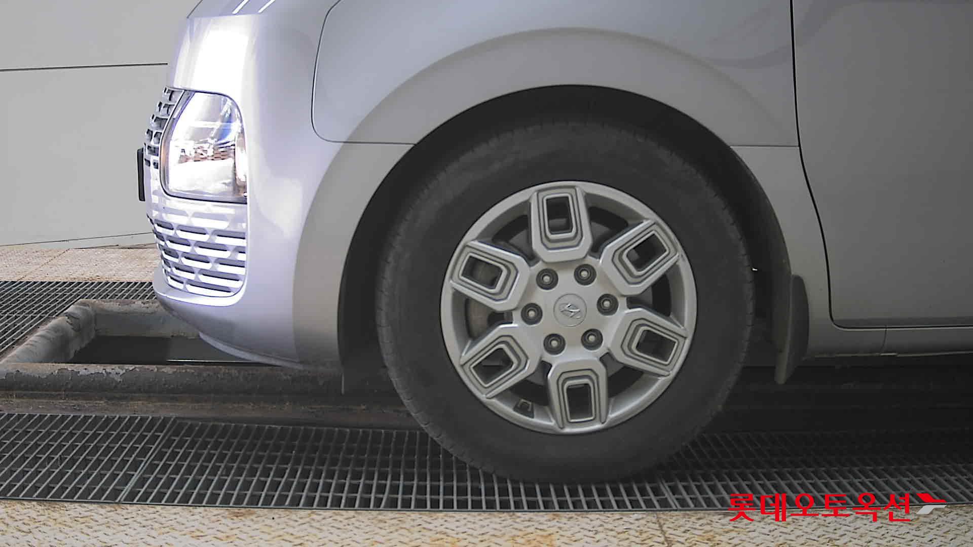 هيونداي ستاريا