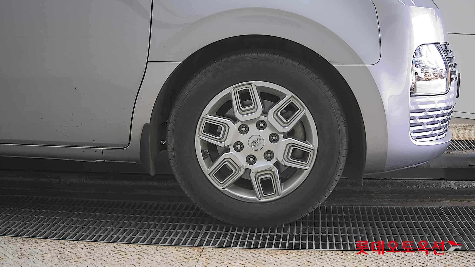 هيونداي ستاريا