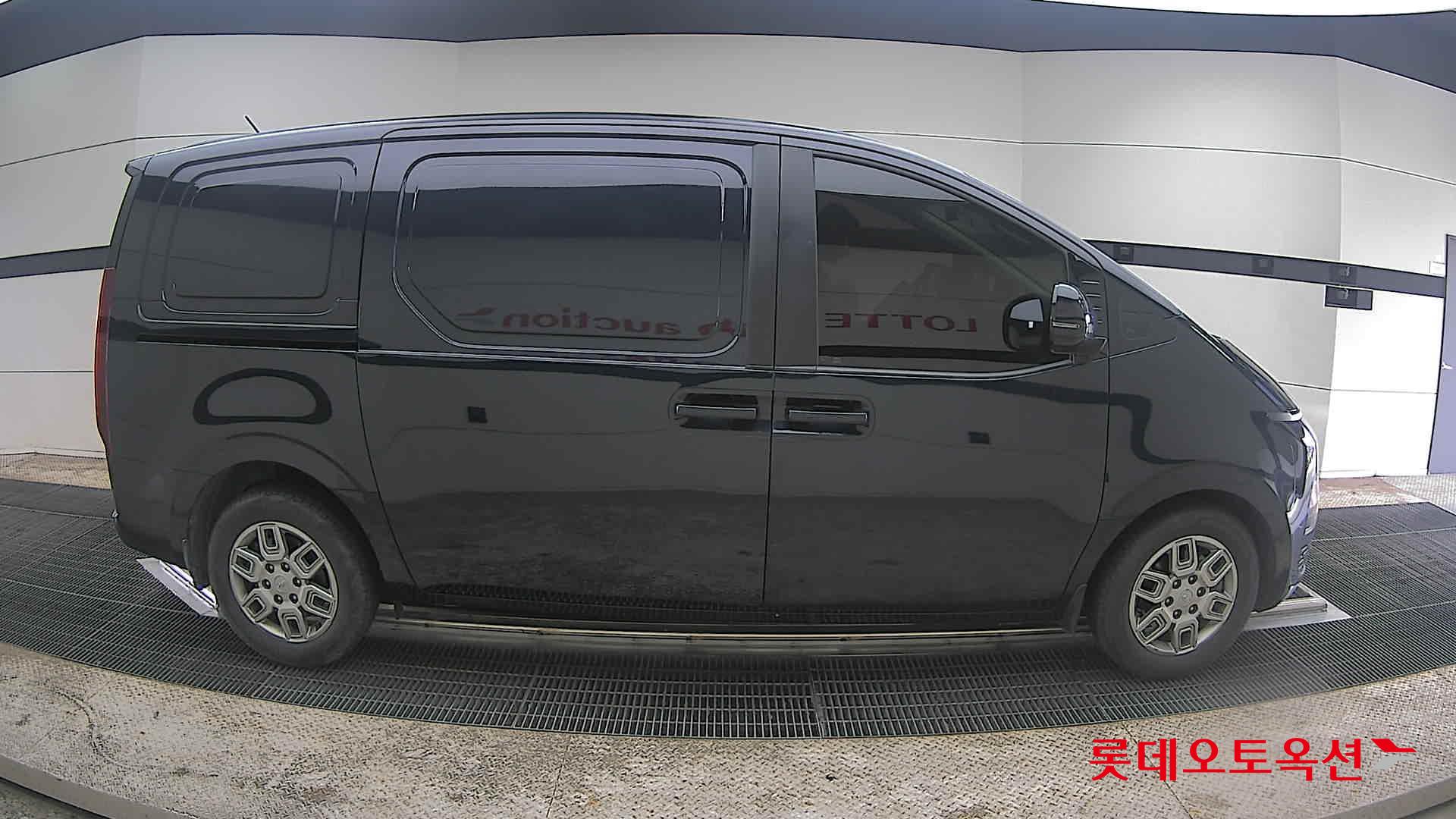 هيونداي ستاريا