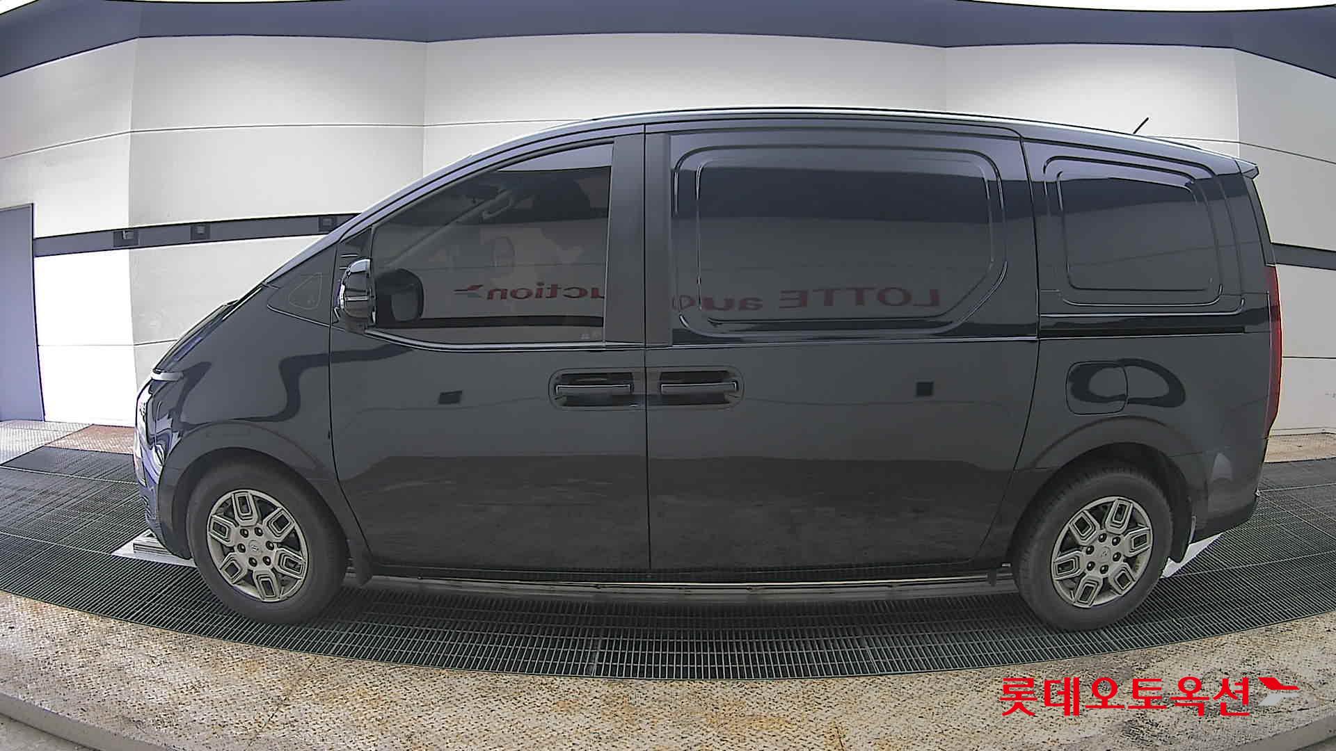 هيونداي ستاريا