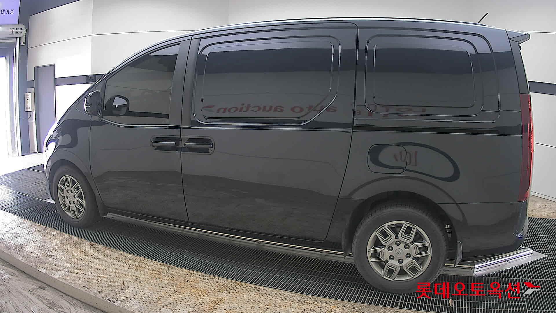 هيونداي ستاريا