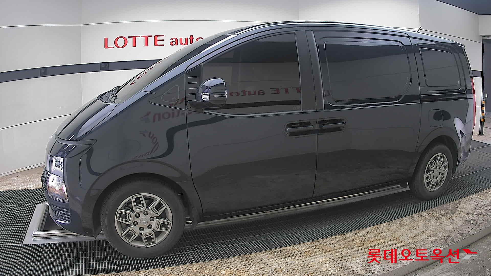 هيونداي ستاريا