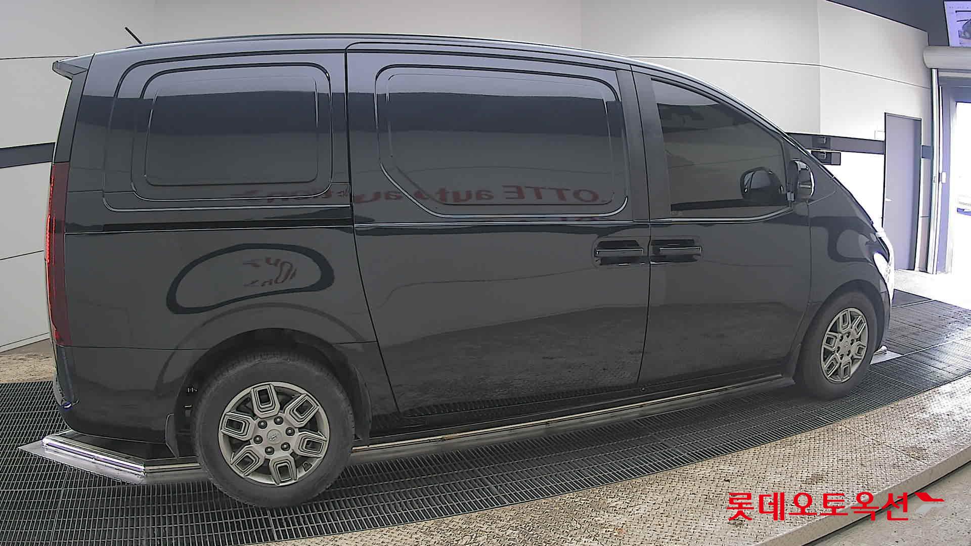 هيونداي ستاريا