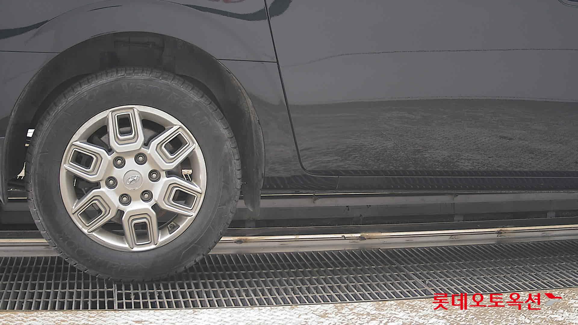 هيونداي ستاريا