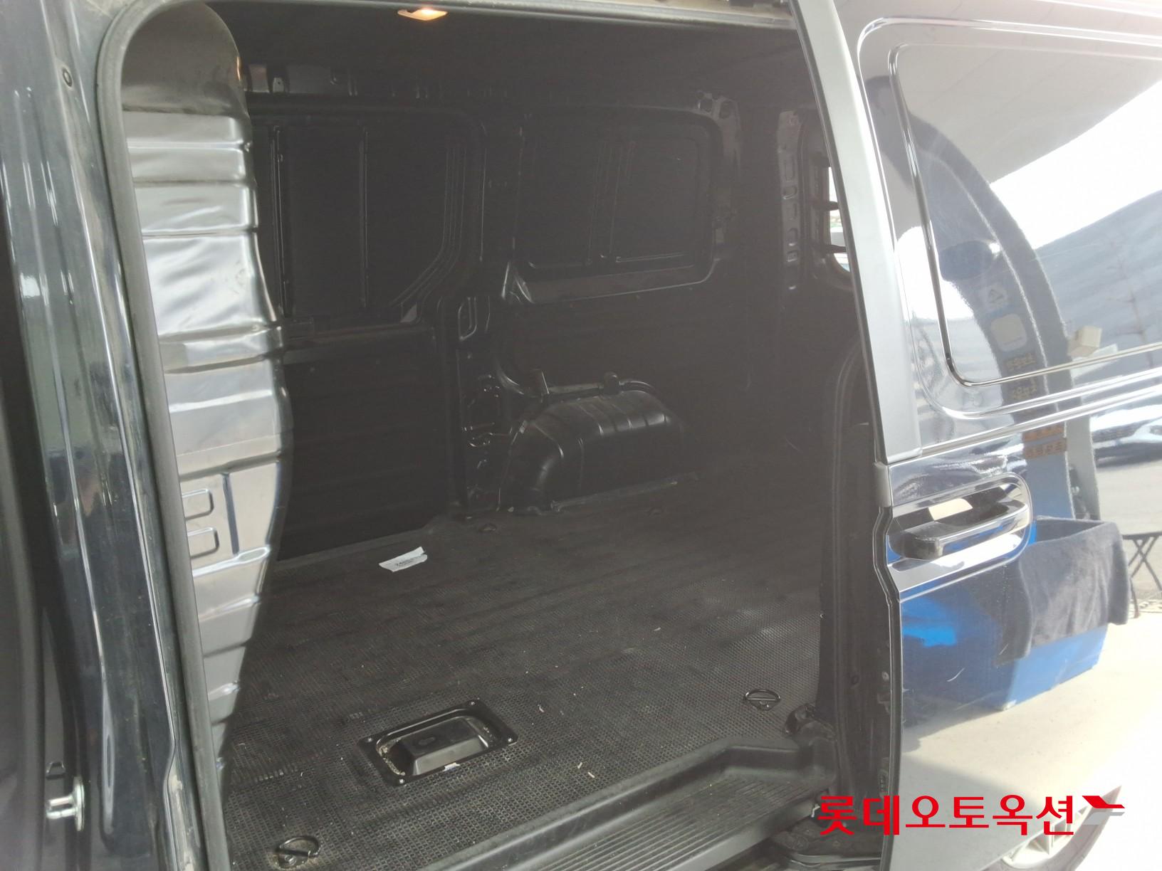 هيونداي ستاريا