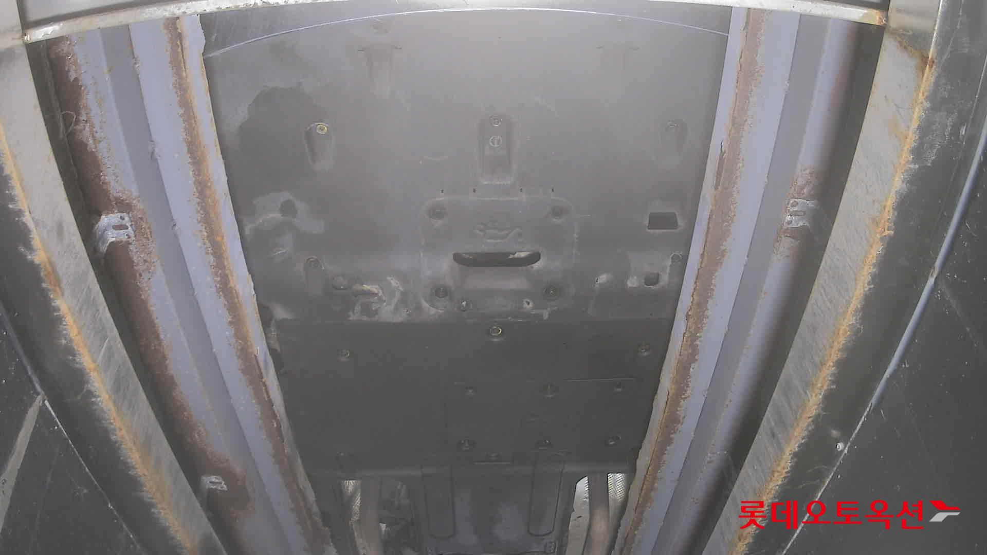 2016 - Genesis EQ900