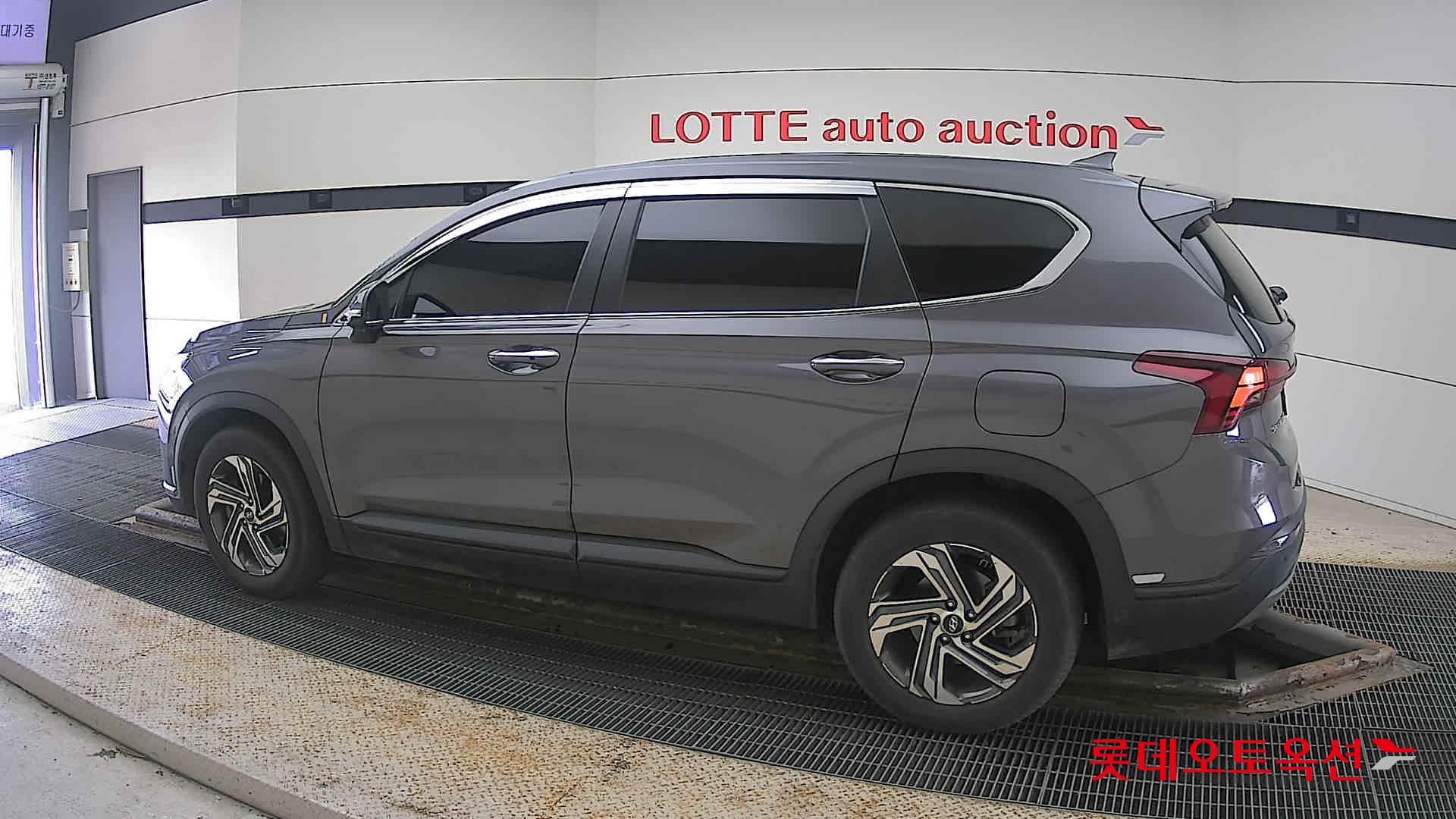 2022 - Hyundai SANTAFE