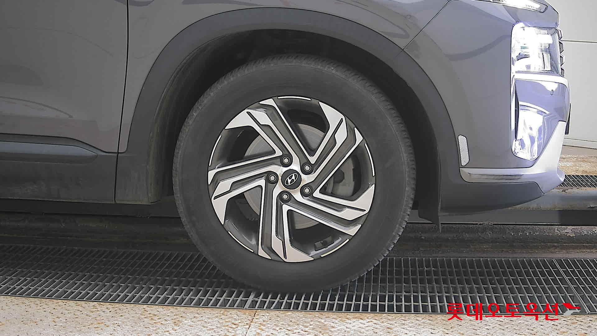 2022 - Hyundai SANTAFE