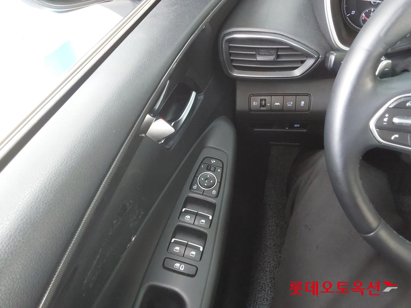 2022 - Hyundai SANTAFE