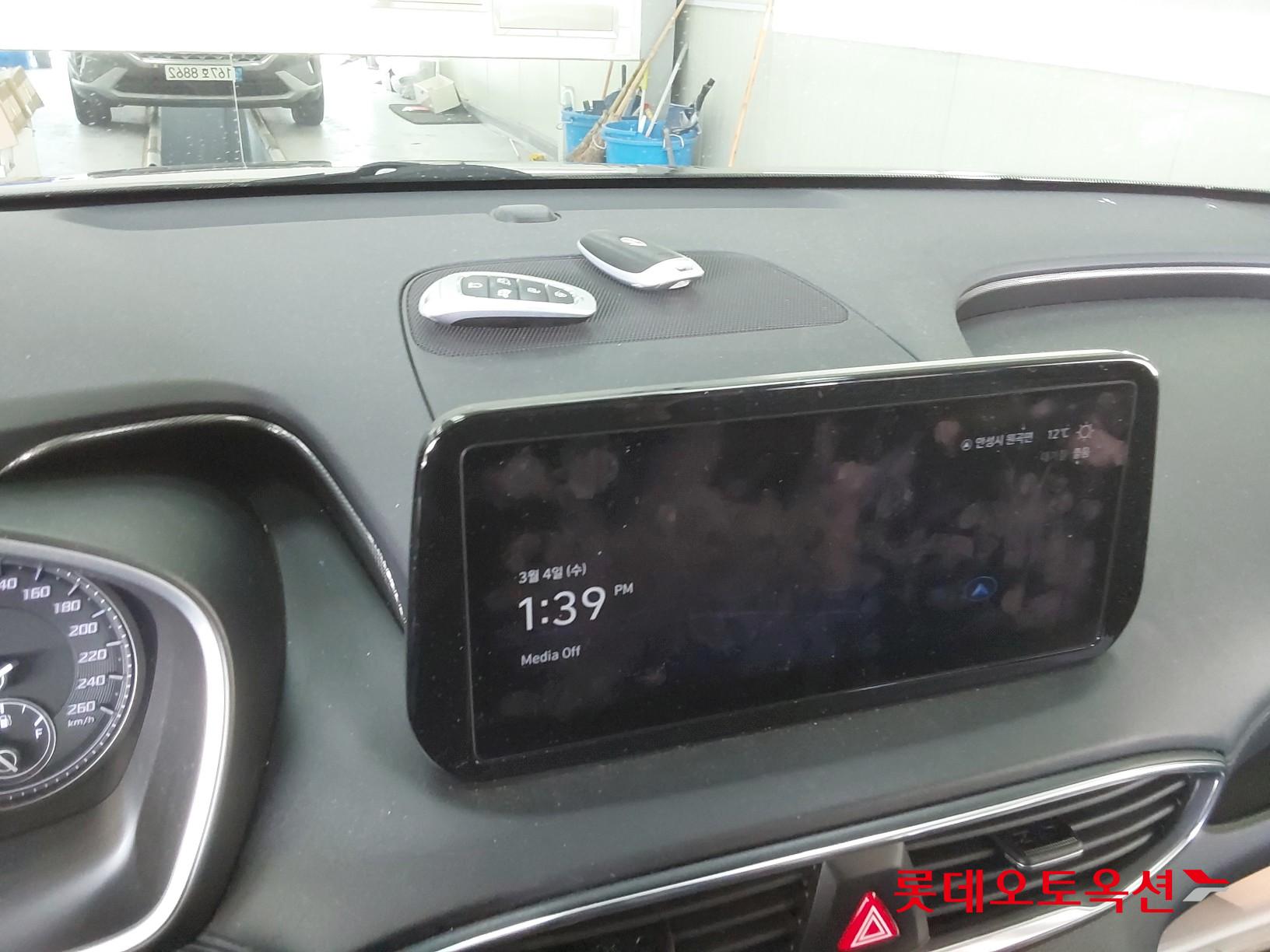 2022 - Hyundai SANTAFE